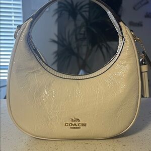 Coach Leather Cream Shoulder & Crossbody Bag - Carmen